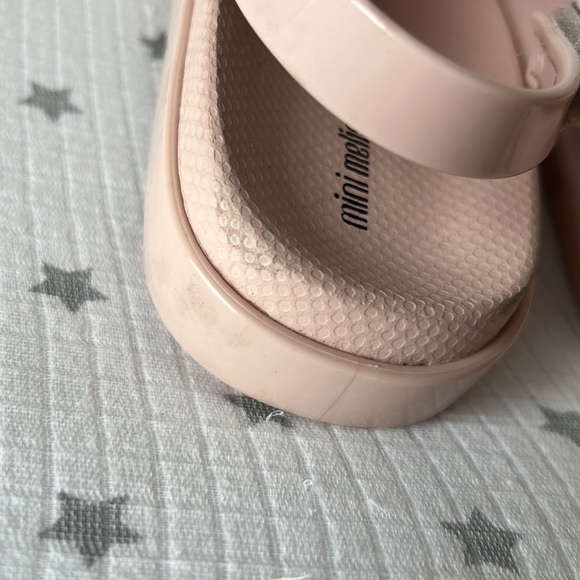 Mini Melissa+Tarsila Do Amaral Slides - Picture 11 of 12